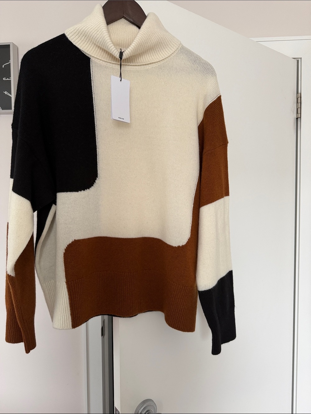 Reiss Colorblock Cowl Neck Sweater in Cream, Black & Brown size L